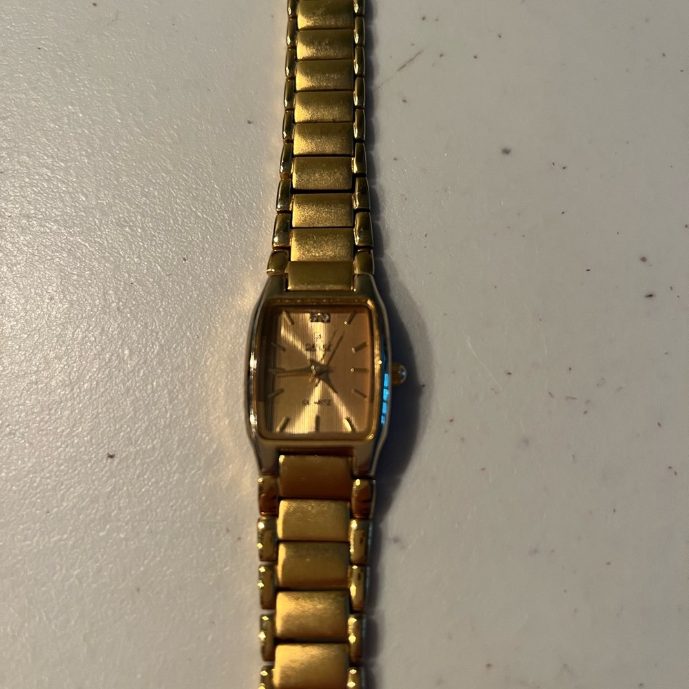 Gold Watch with Rectangular Face quartz - darky